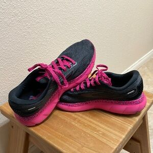 Brooks Trace 2 Women’s Size 8.5